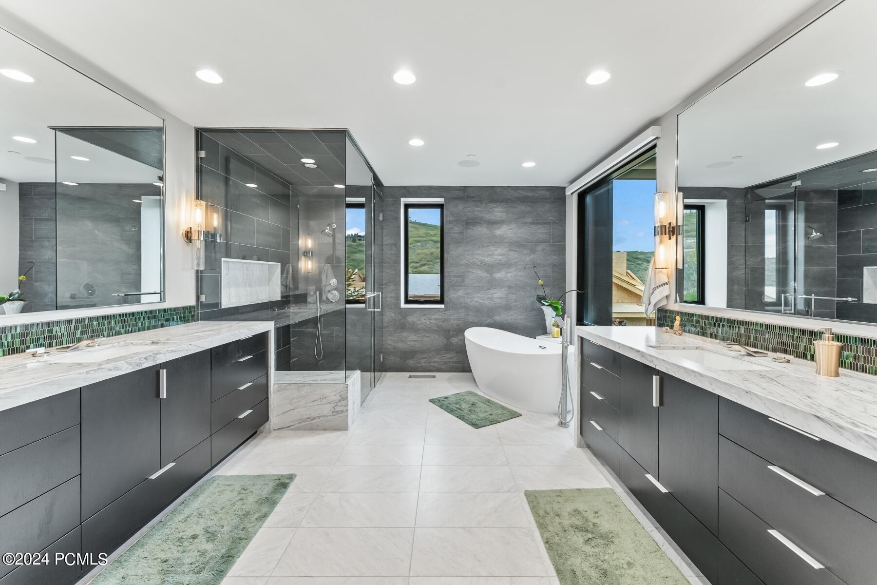 Park City, Utah 84098, United States, 5 Bedrooms Bedrooms, ,8 BathroomsBathrooms,Residential,Pending,73704