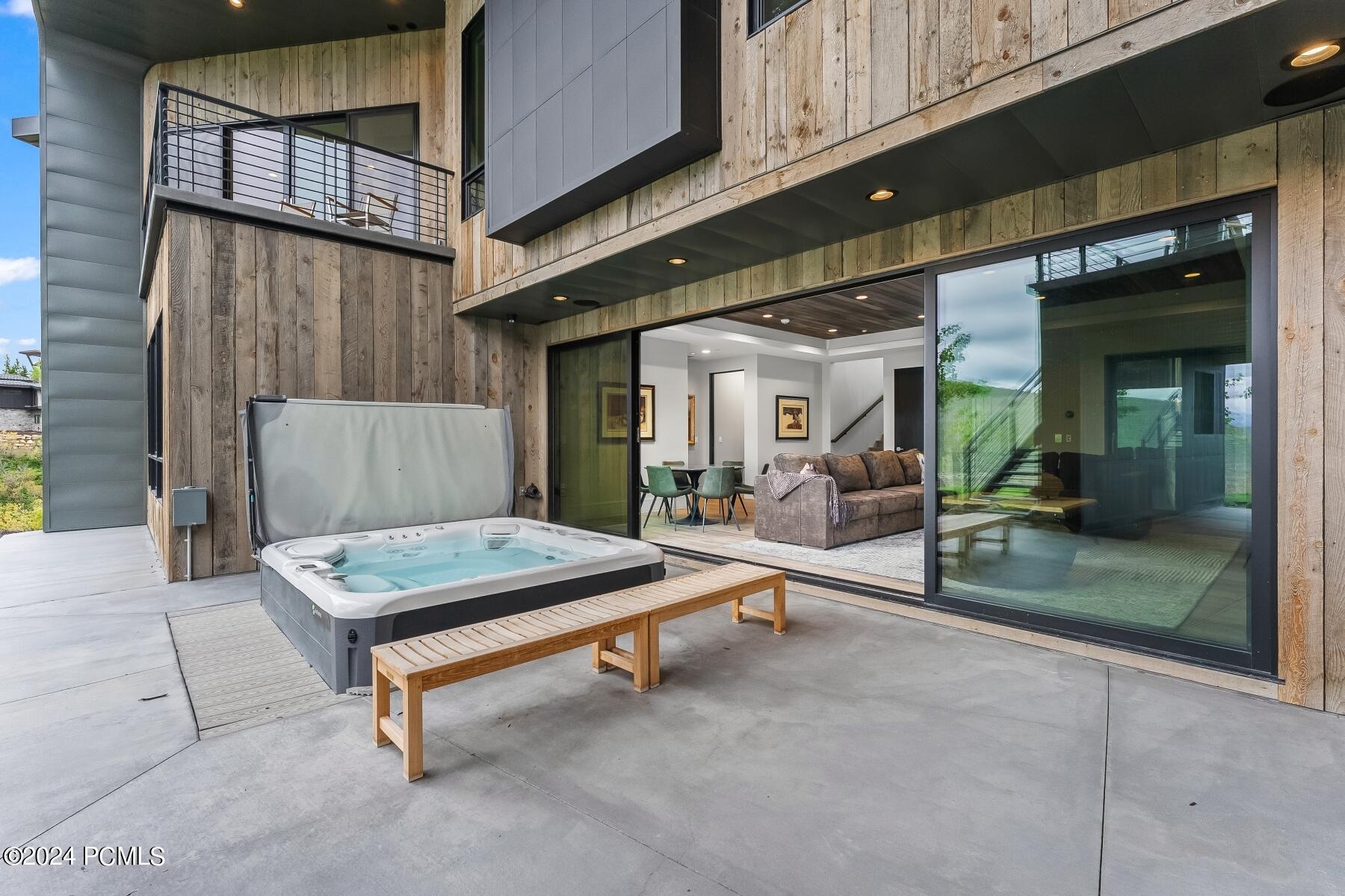 Park City, Utah 84098, United States, 5 Bedrooms Bedrooms, ,8 BathroomsBathrooms,Residential,Pending,73704