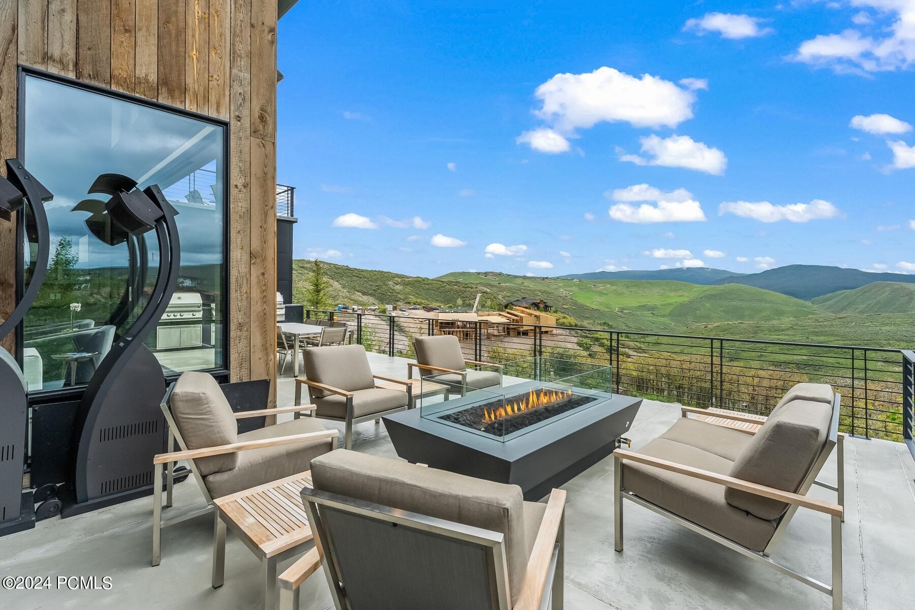 Park City, Utah 84098, United States, 5 Bedrooms Bedrooms, ,8 BathroomsBathrooms,Residential,Pending,73704