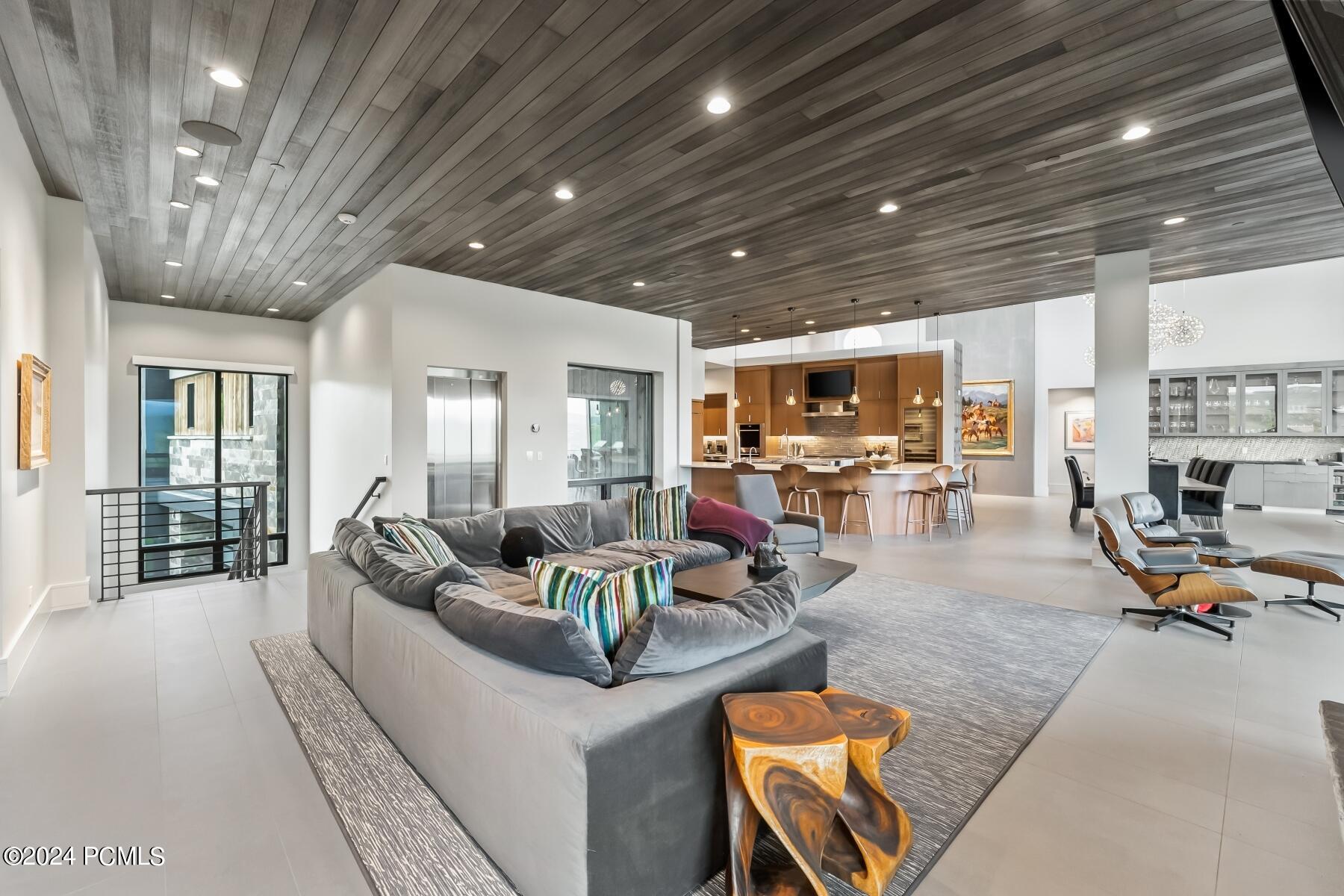 Park City, Utah 84098, United States, 5 Bedrooms Bedrooms, ,8 BathroomsBathrooms,Residential,Pending,73704