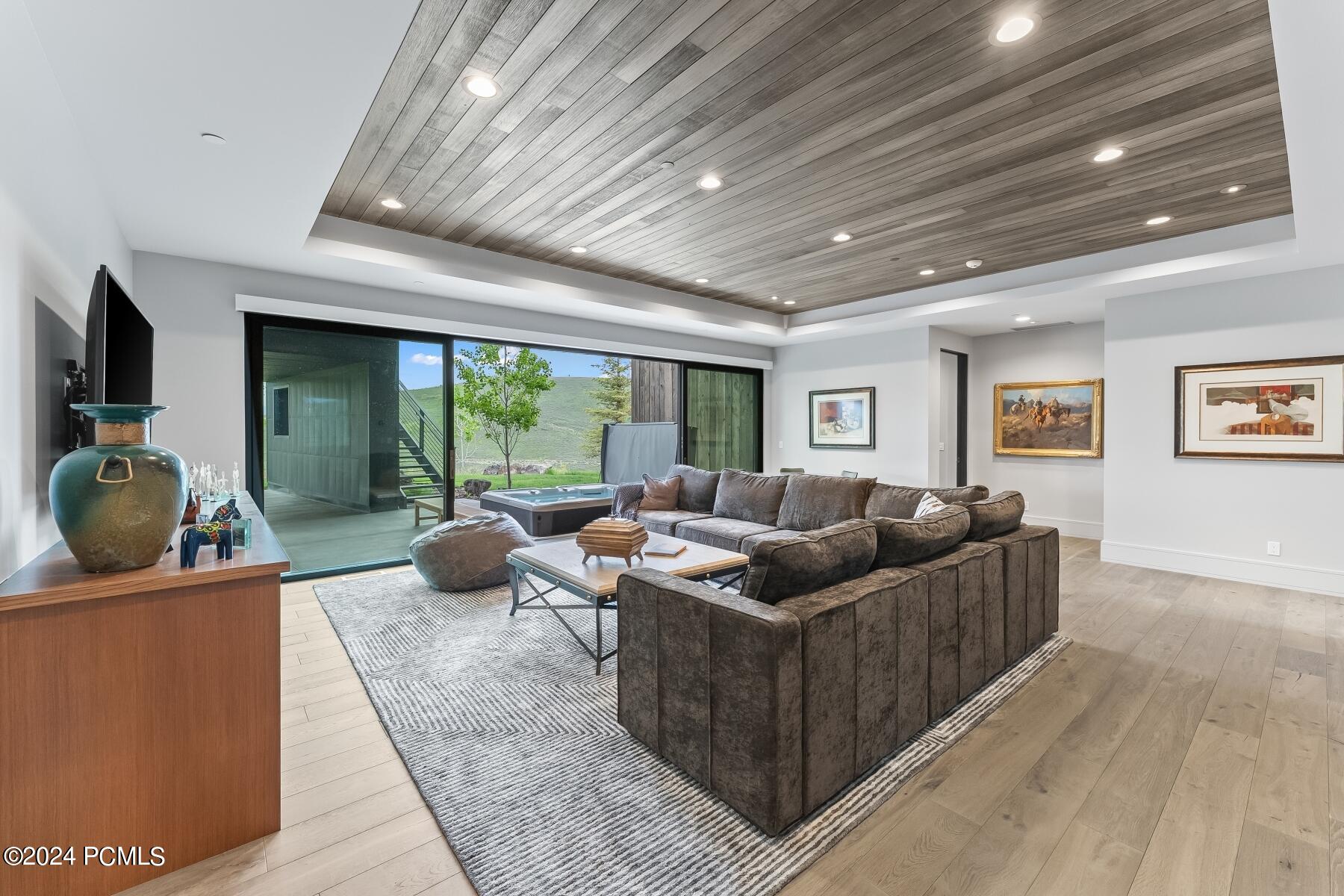 Park City, Utah 84098, United States, 5 Bedrooms Bedrooms, ,8 BathroomsBathrooms,Residential,Pending,73704