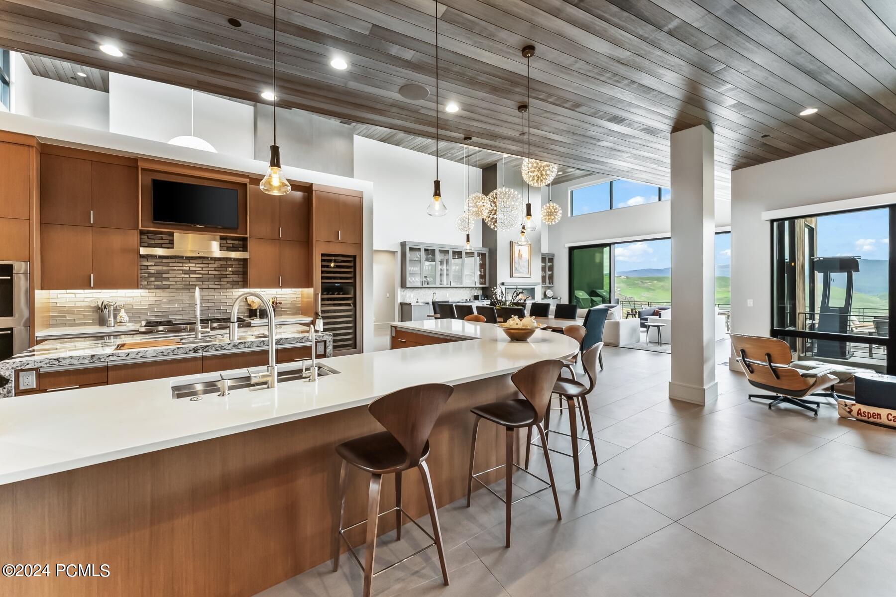 Park City, Utah 84098, United States, 5 Bedrooms Bedrooms, ,8 BathroomsBathrooms,Residential,Pending,73704