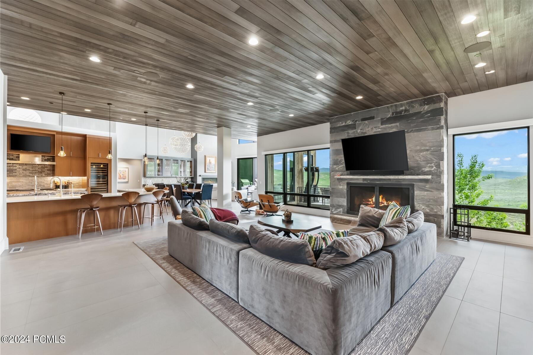 Park City, Utah 84098, United States, 5 Bedrooms Bedrooms, ,8 BathroomsBathrooms,Residential,Pending,73704