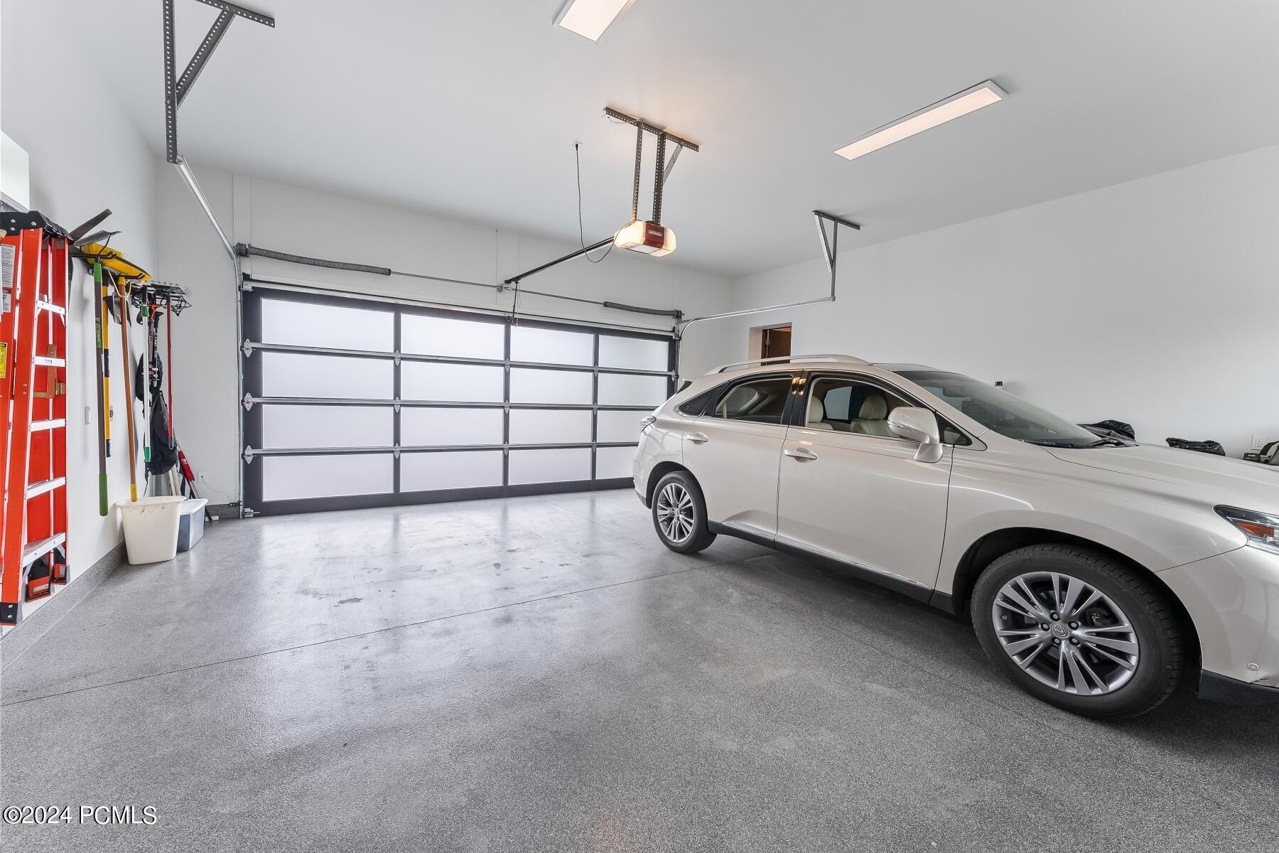 Park City, Utah 84098, United States, 5 Bedrooms Bedrooms, ,8 BathroomsBathrooms,Residential,Pending,73704