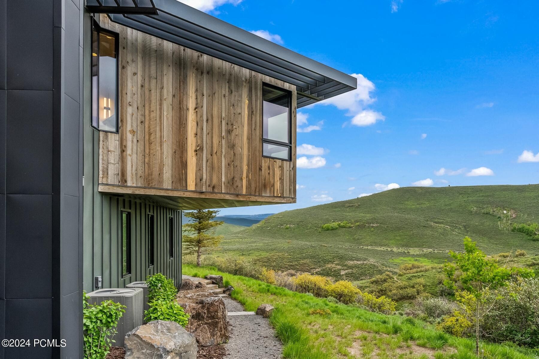 Park City, Utah 84098, United States, 5 Bedrooms Bedrooms, ,8 BathroomsBathrooms,Residential,Pending,73704