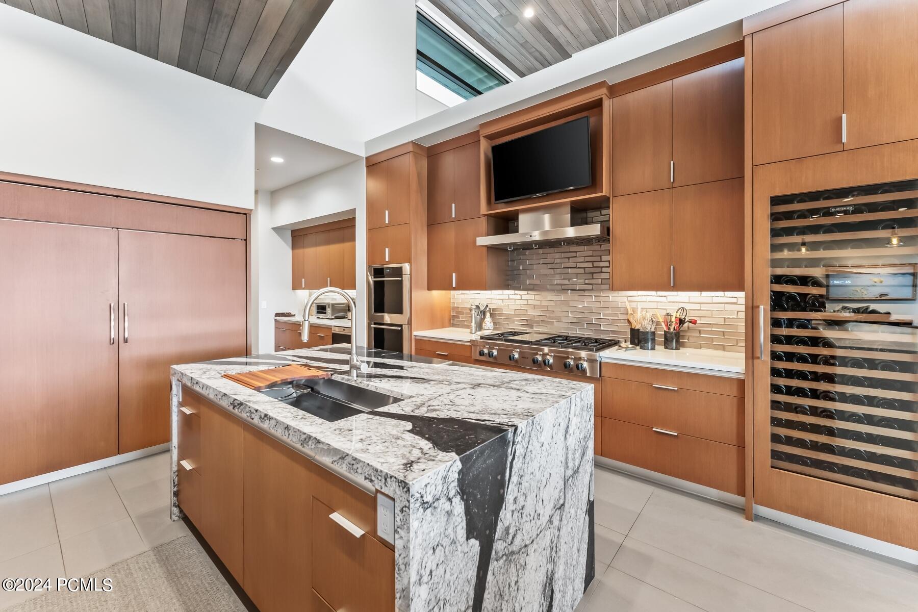 Park City, Utah 84098, United States, 5 Bedrooms Bedrooms, ,8 BathroomsBathrooms,Residential,Pending,73704