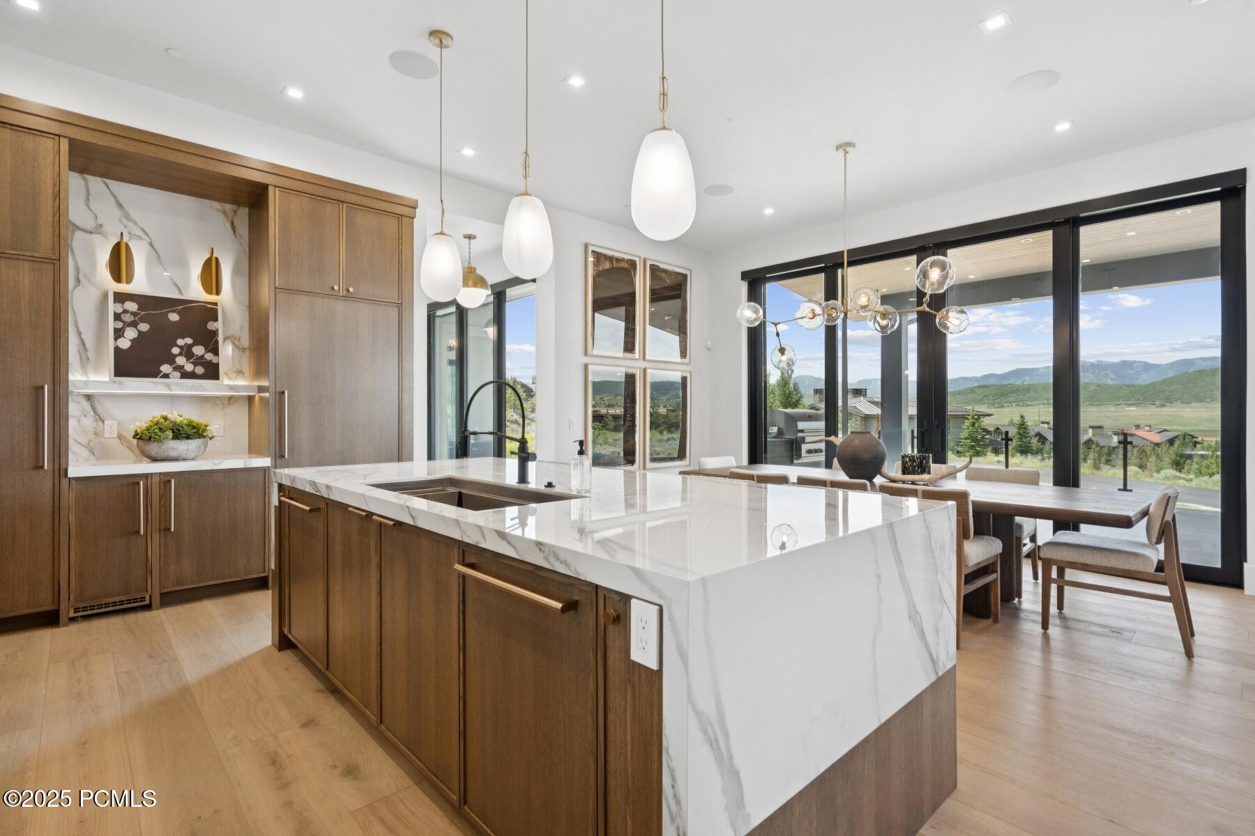 Park City, Utah 84098, United States, 5 Bedrooms Bedrooms, ,7 BathroomsBathrooms,Residential,Active,160723