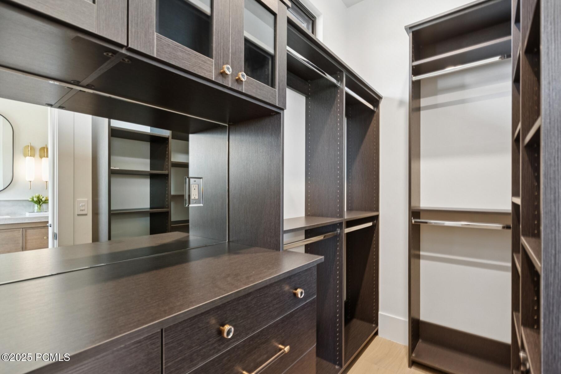 Park City, Utah 84098, United States, 5 Bedrooms Bedrooms, ,7 BathroomsBathrooms,Residential,Active,160723