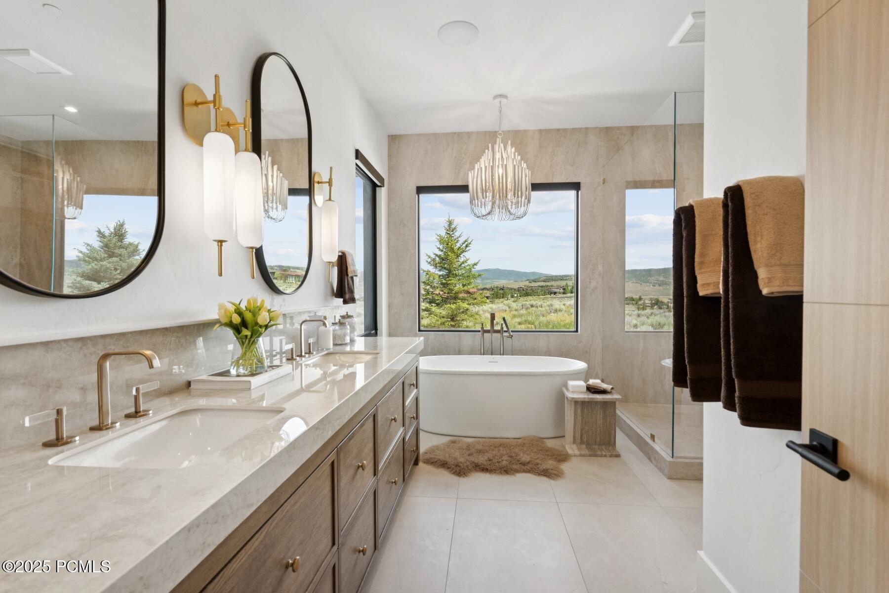 Park City, Utah 84098, United States, 5 Bedrooms Bedrooms, ,7 BathroomsBathrooms,Residential,Active,160723