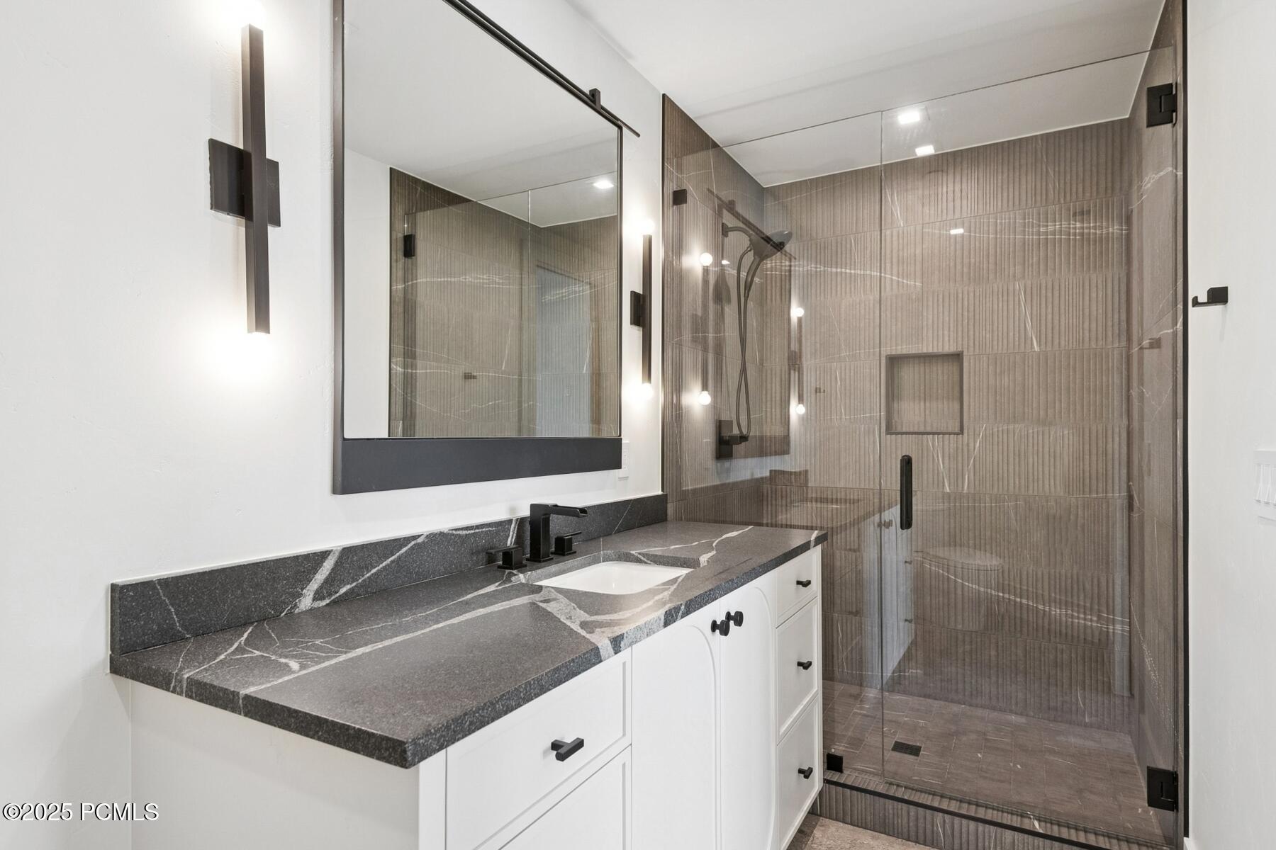 Park City, Utah 84098, United States, 5 Bedrooms Bedrooms, ,7 BathroomsBathrooms,Residential,Active,160723