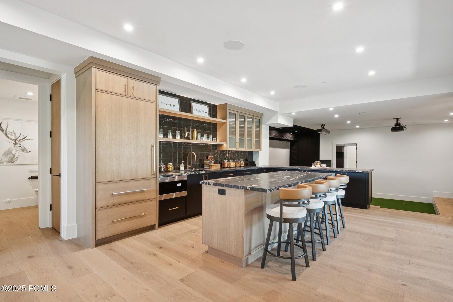 Park City, Utah 84098, United States, 5 Bedrooms Bedrooms, ,7 BathroomsBathrooms,Residential,Active,160723