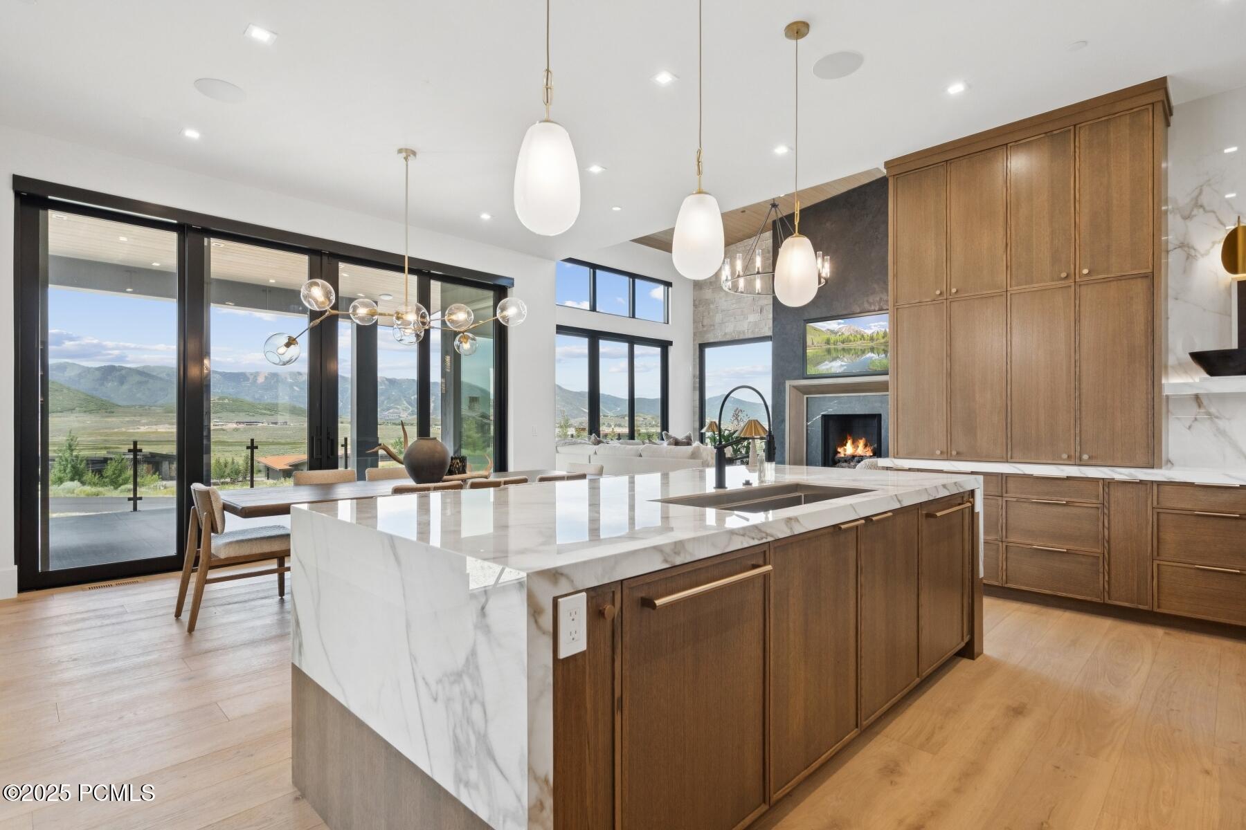 Park City, Utah 84098, United States, 5 Bedrooms Bedrooms, ,7 BathroomsBathrooms,Residential,Active,160723