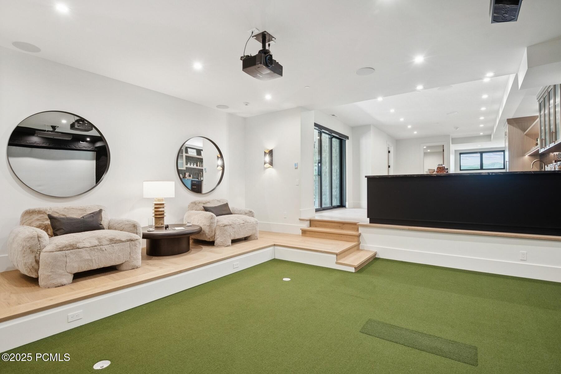 Park City, Utah 84098, United States, 5 Bedrooms Bedrooms, ,7 BathroomsBathrooms,Residential,Active,160723