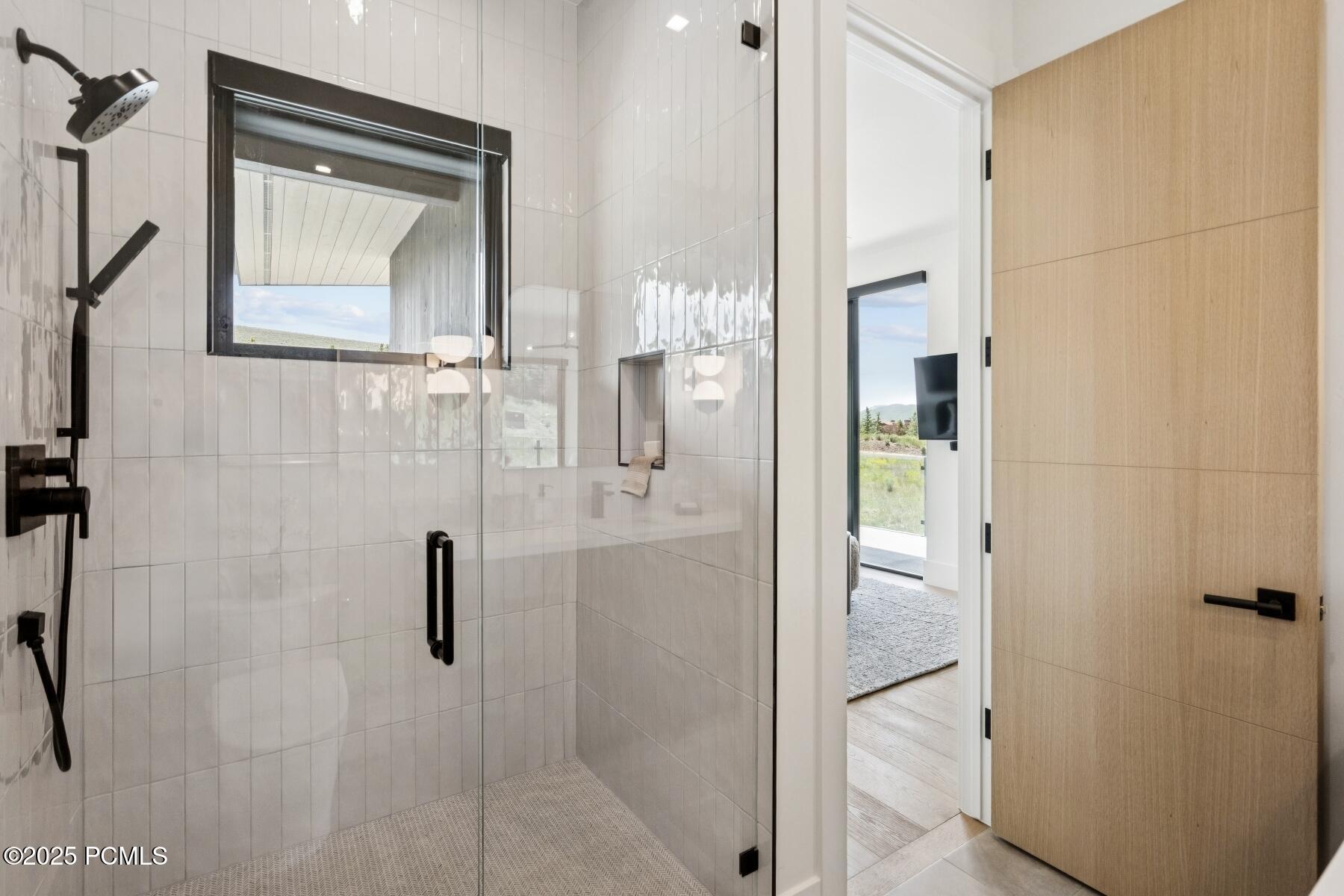 Park City, Utah 84098, United States, 5 Bedrooms Bedrooms, ,7 BathroomsBathrooms,Residential,Active,160723