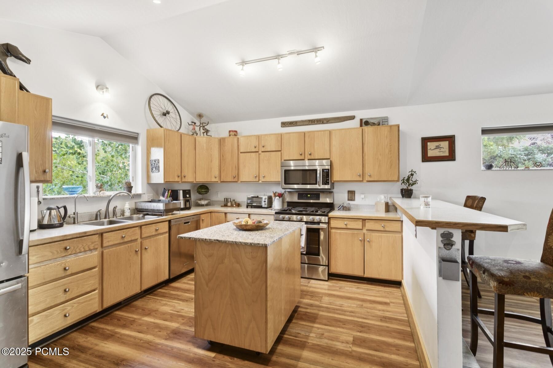 Park City, Utah 84098, United States, 3 Bedrooms Bedrooms, ,2 BathroomsBathrooms,Residential,Pending,184835