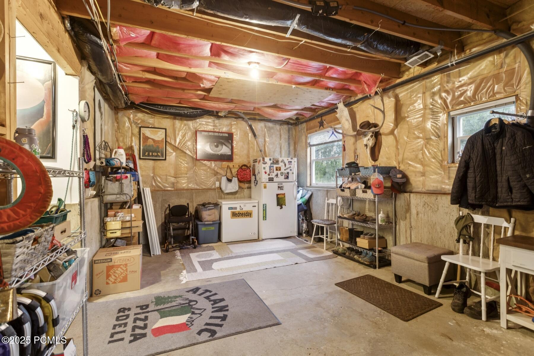 Park City, Utah 84098, United States, 3 Bedrooms Bedrooms, ,2 BathroomsBathrooms,Residential,Pending,184835