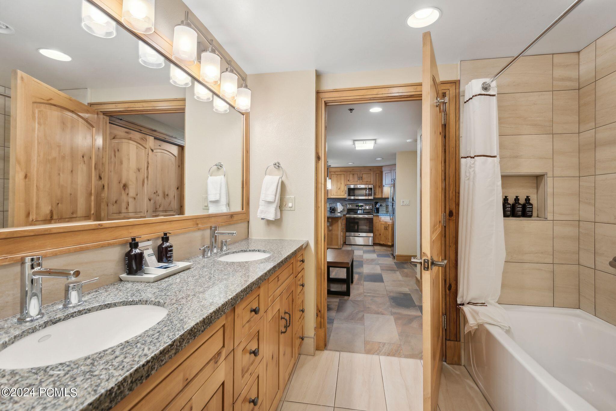 Park City, Utah 84098, United States, 1 Bedroom Bedrooms, ,1 BathroomBathrooms,Residential,Pending,43129