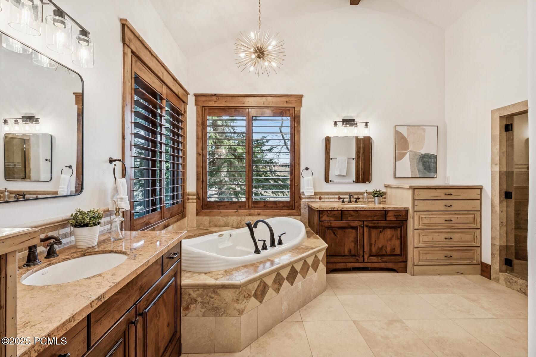 Park City, Utah 84098, United States, 4 Bedrooms Bedrooms, ,5 BathroomsBathrooms,Residential,Active,242525