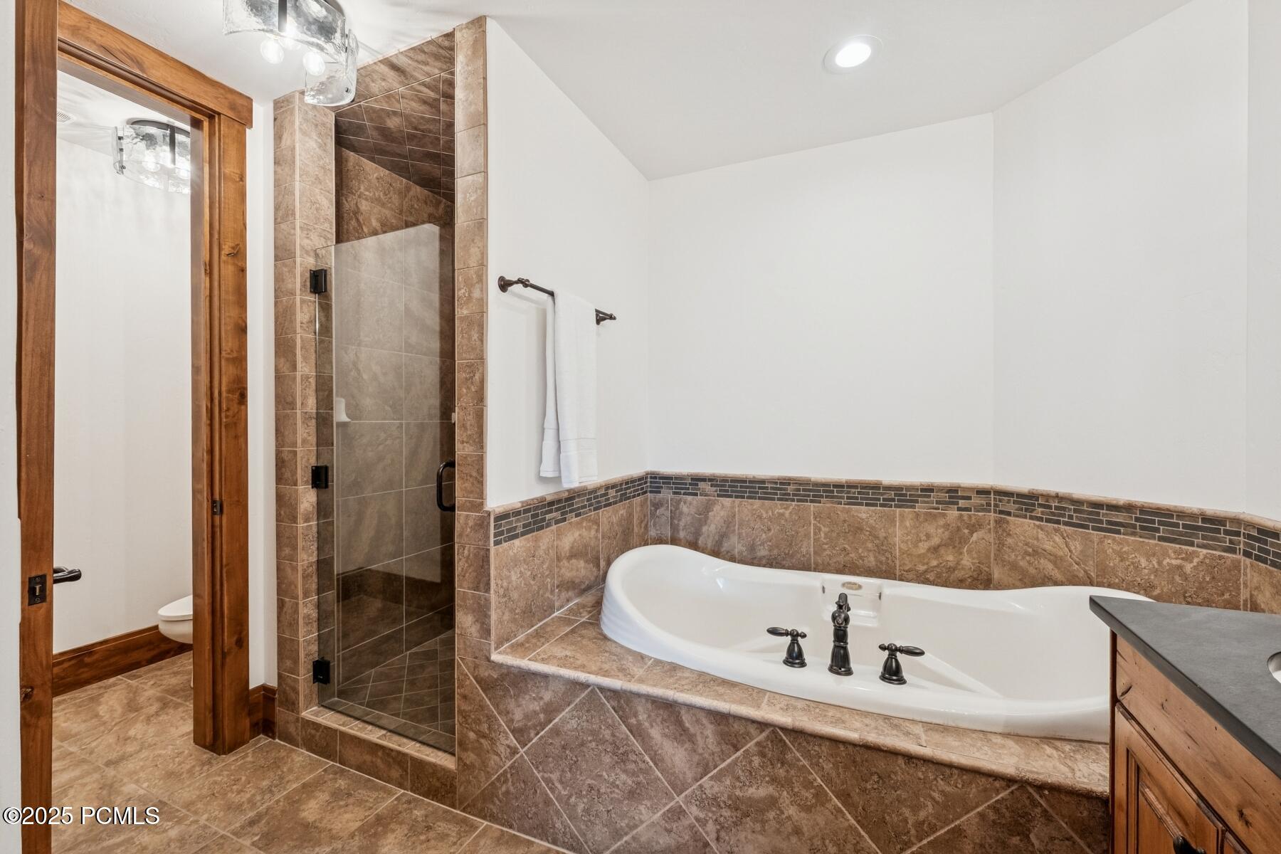 Park City, Utah 84098, United States, 4 Bedrooms Bedrooms, ,5 BathroomsBathrooms,Residential,Active,242525