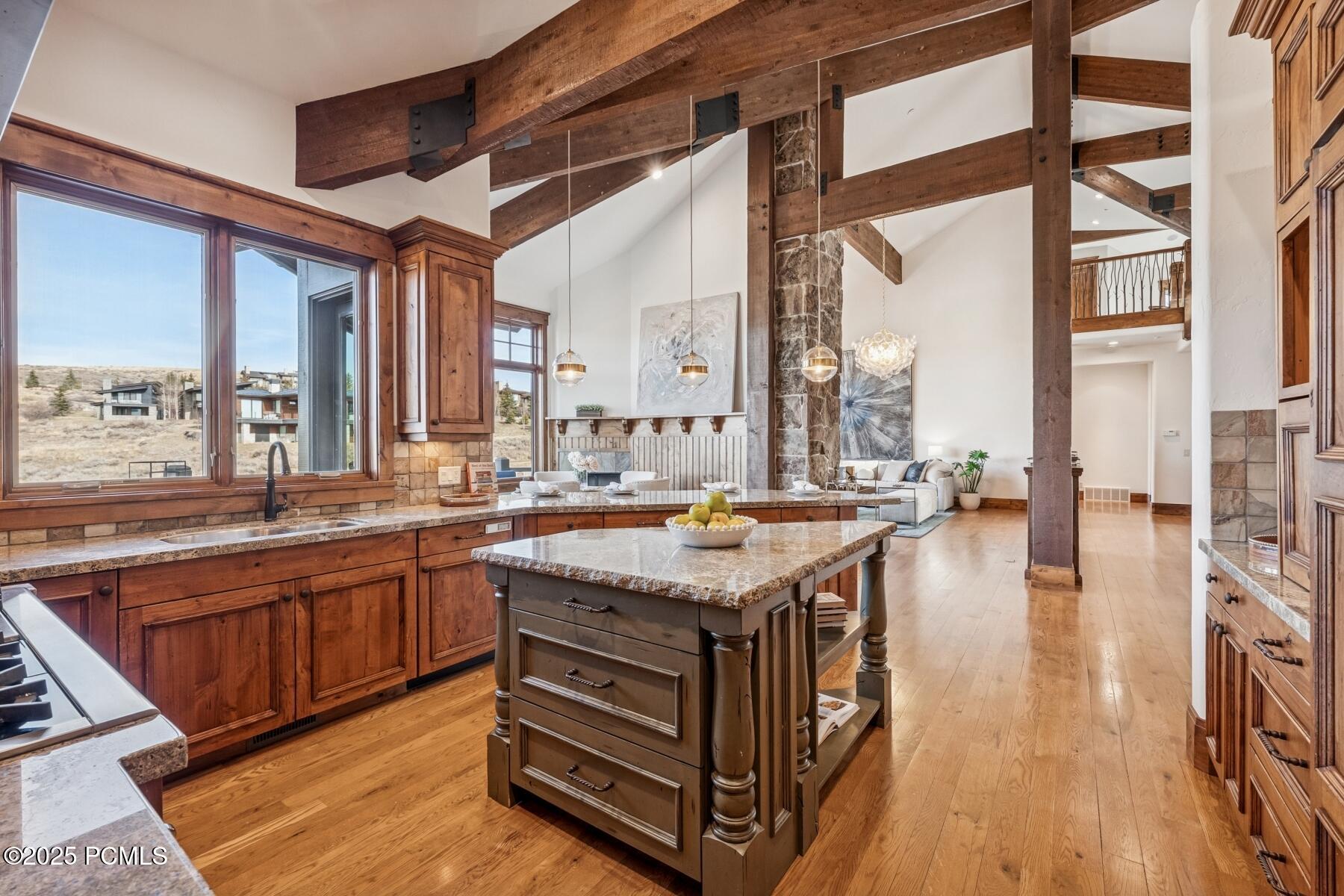 Park City, Utah 84098, United States, 4 Bedrooms Bedrooms, ,5 BathroomsBathrooms,Residential,Active,242525