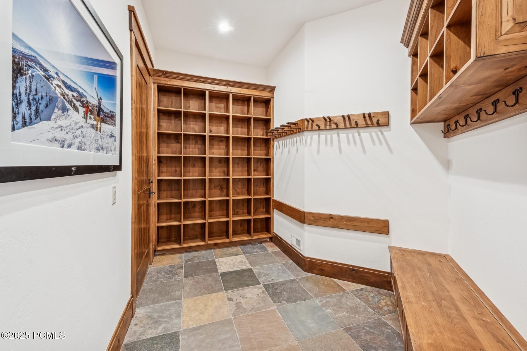 Park City, Utah 84098, United States, 4 Bedrooms Bedrooms, ,5 BathroomsBathrooms,Residential,Active,242525