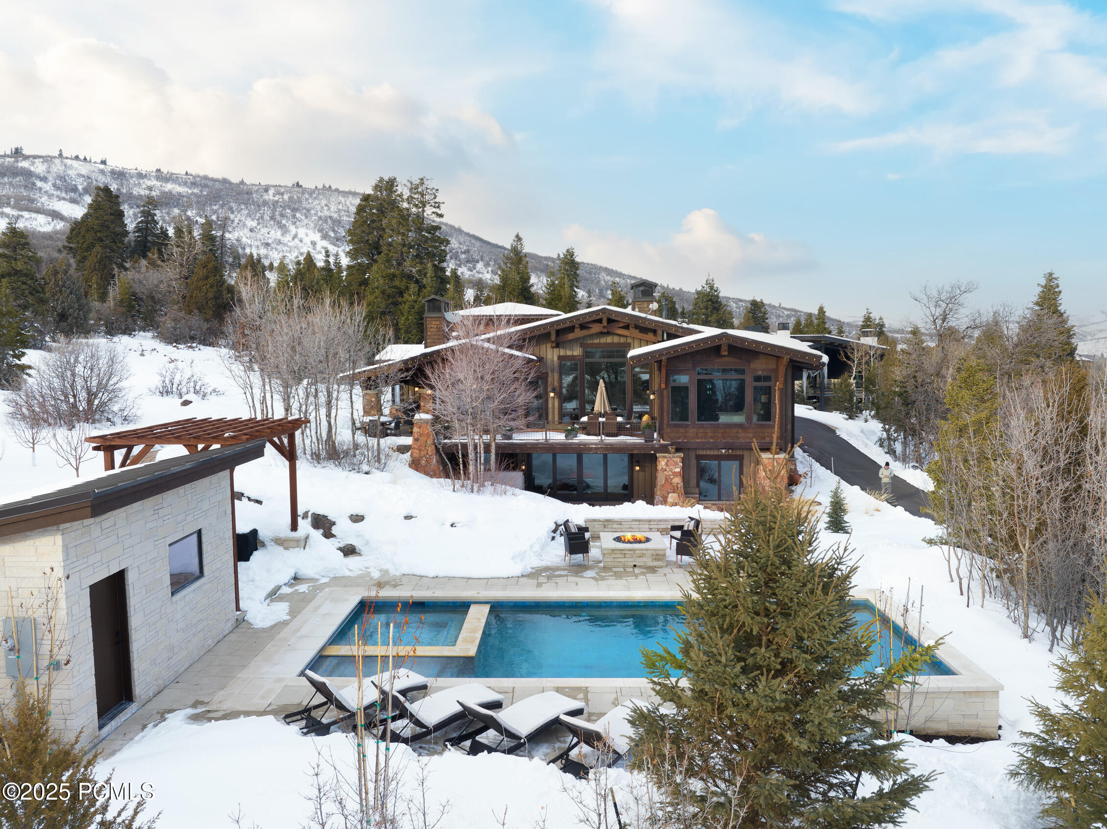 Park City, Utah 84098, United States, 4 Bedrooms Bedrooms, ,8 BathroomsBathrooms,Residential,Pending,9898