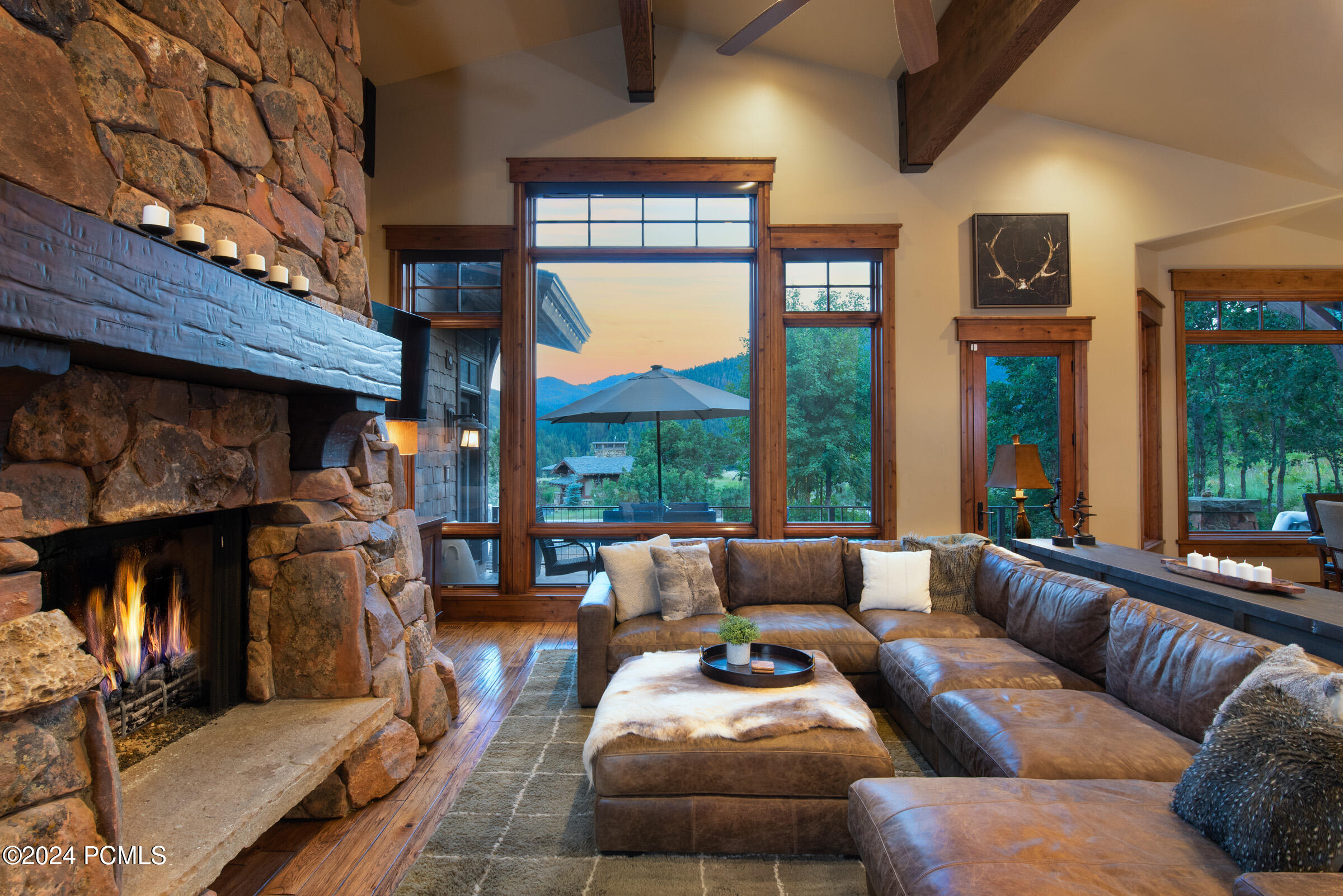 Park City, Utah 84098, United States, 4 Bedrooms Bedrooms, ,8 BathroomsBathrooms,Residential,Pending,9898