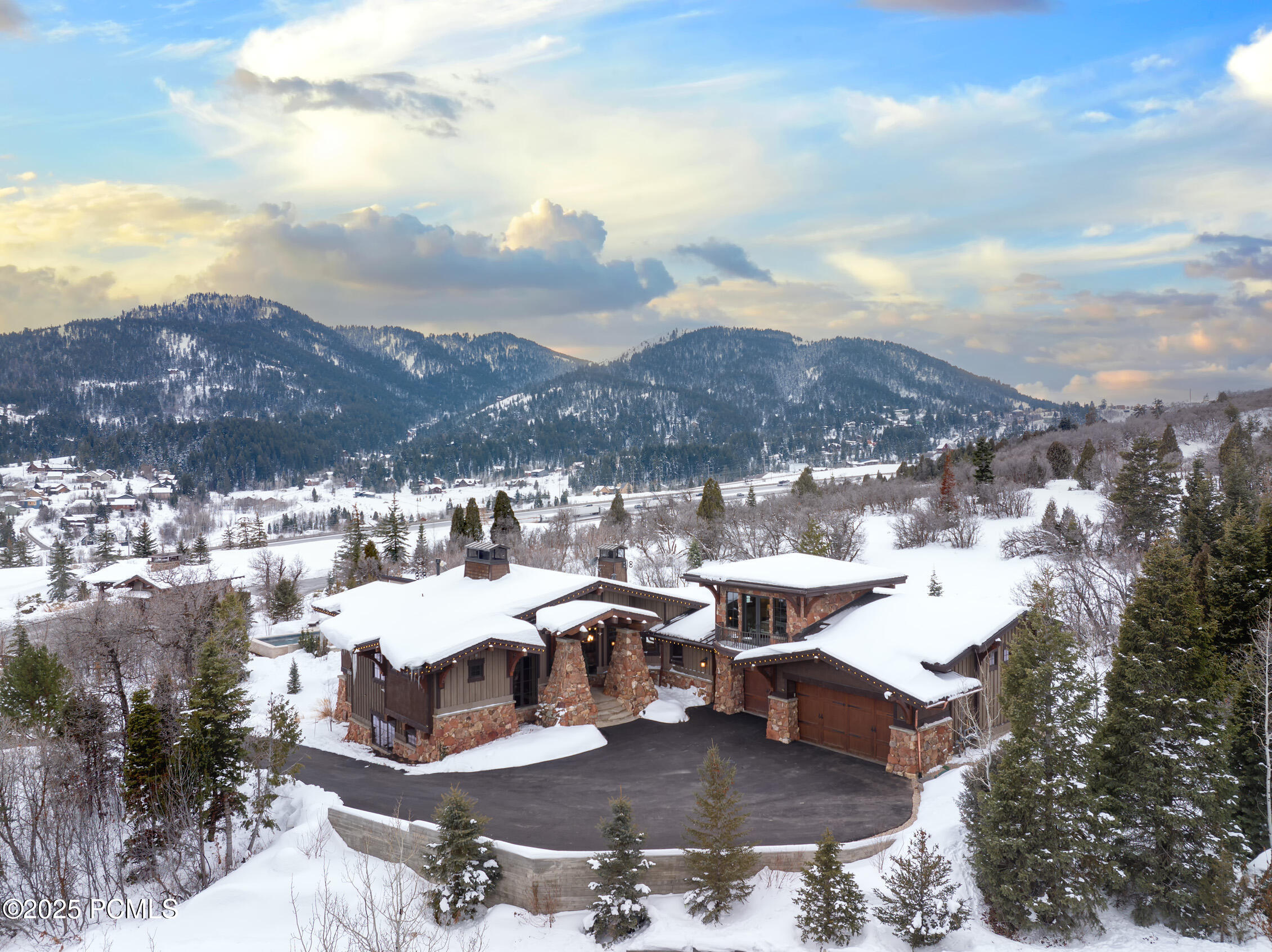 Park City, Utah 84098, United States, 4 Bedrooms Bedrooms, ,8 BathroomsBathrooms,Residential,Pending,9898
