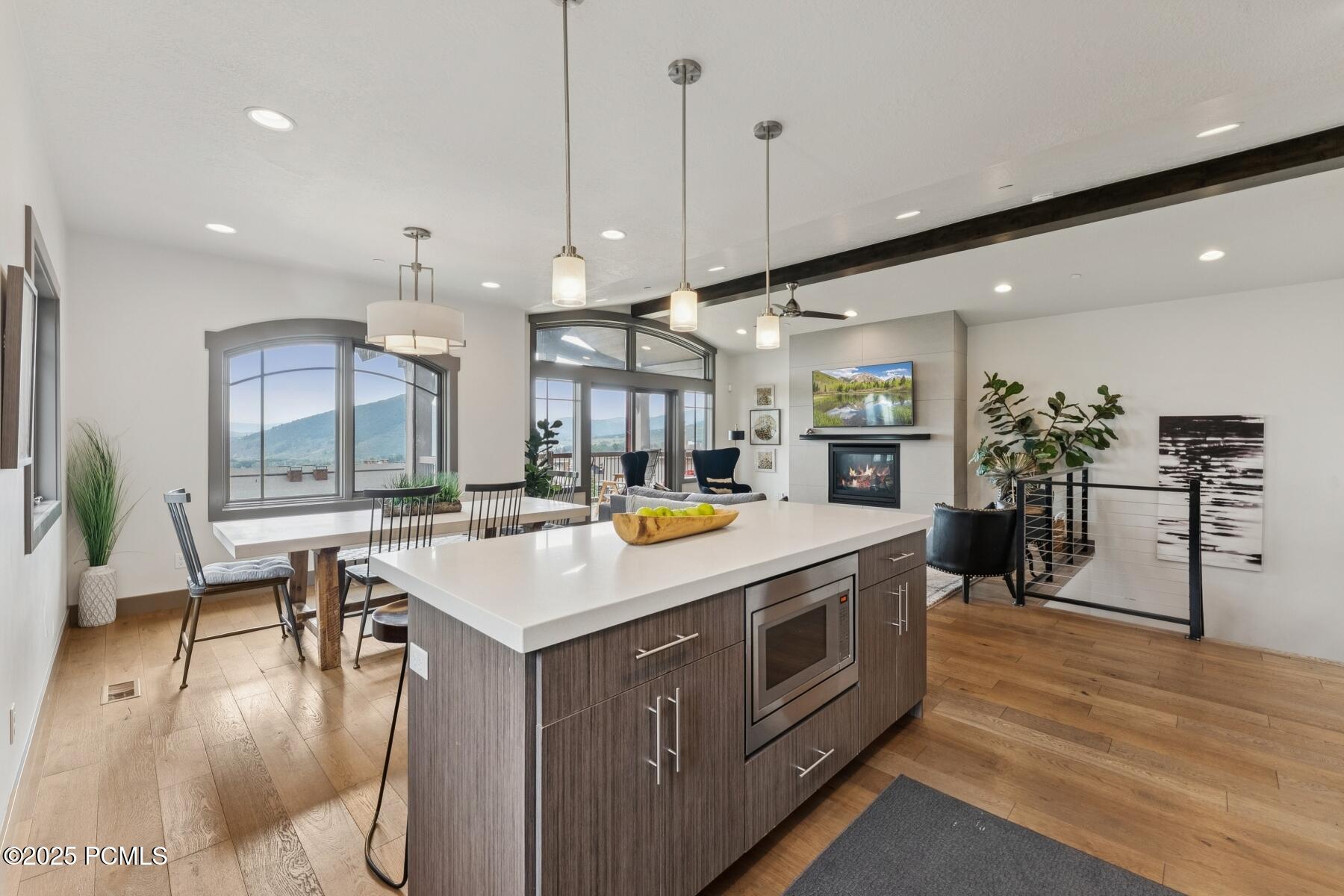 Park City, Utah 84098, United States, 3 Bedrooms Bedrooms, ,3 BathroomsBathrooms,Residential,Active,181933