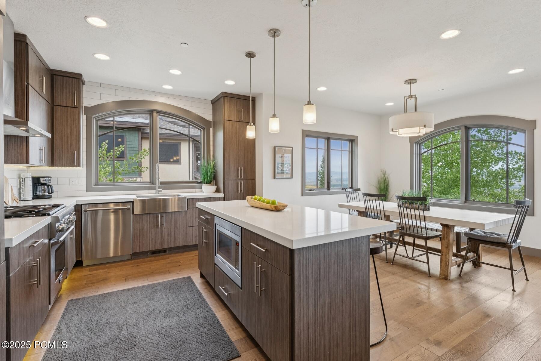 Park City, Utah 84098, United States, 3 Bedrooms Bedrooms, ,3 BathroomsBathrooms,Residential,Active,181933