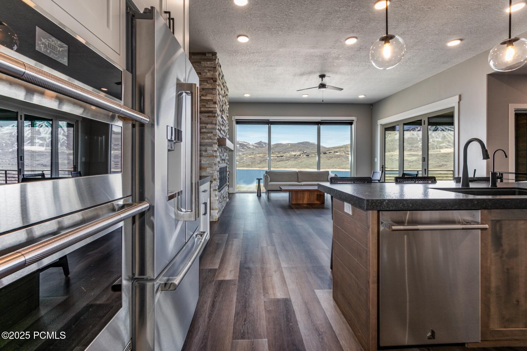 Hideout, Utah 84036, United States, 3 Bedrooms Bedrooms, ,4 BathroomsBathrooms,Residential,Active,118