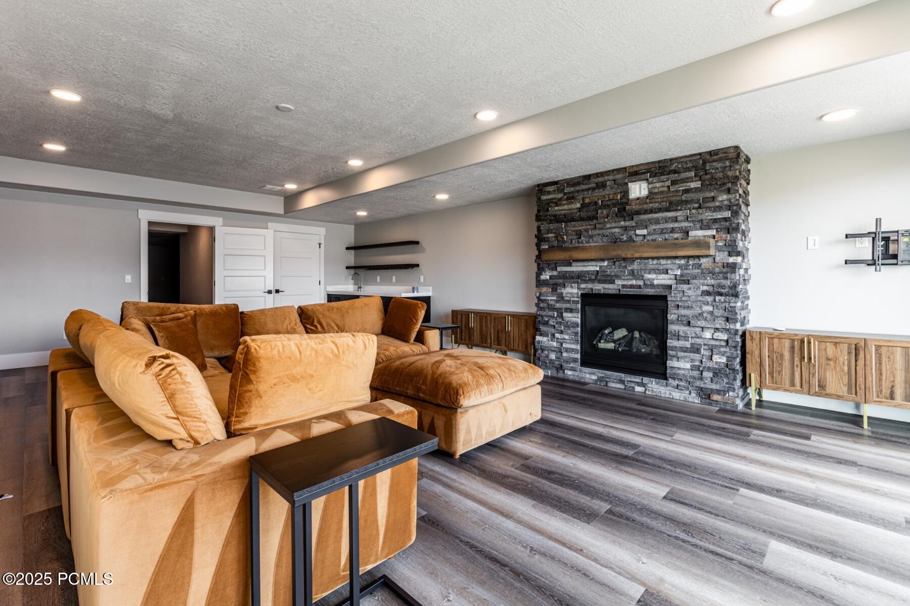 Hideout, Utah 84036, United States, 3 Bedrooms Bedrooms, ,4 BathroomsBathrooms,Residential,Active,118