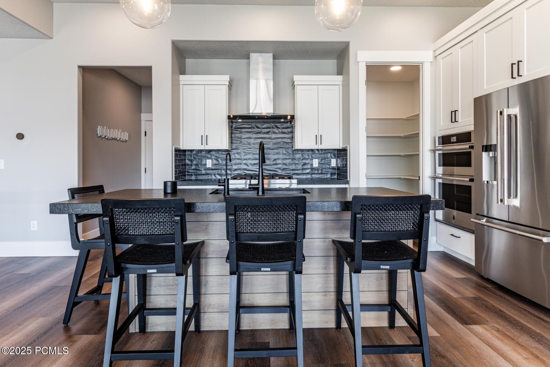 Hideout, Utah 84036, United States, 3 Bedrooms Bedrooms, ,4 BathroomsBathrooms,Residential,Active,118