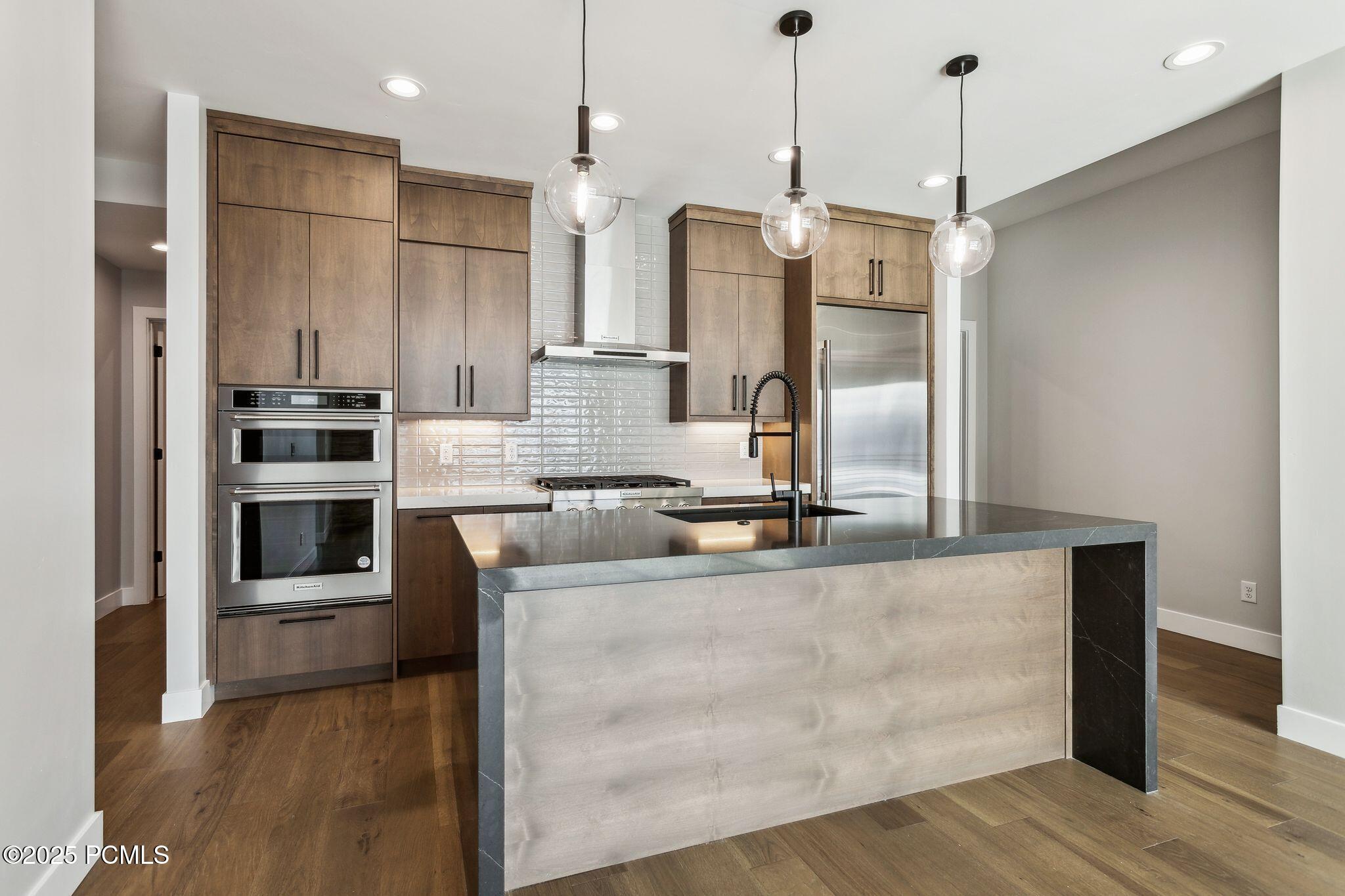 Hideout, Utah 84036, United States, 3 Bedrooms Bedrooms, ,4 BathroomsBathrooms,Residential,Active,32133