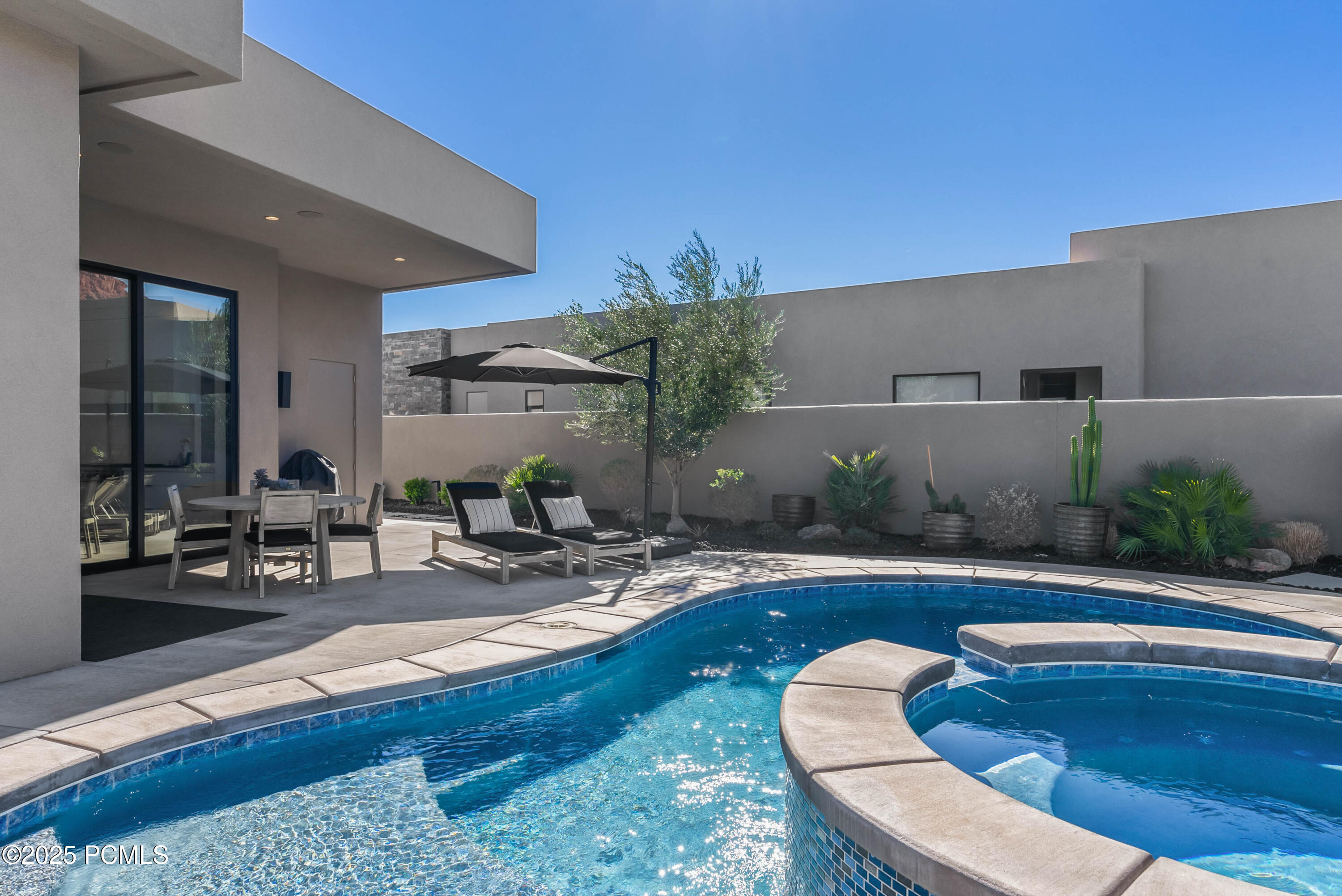 675 E South Wall Circle, Ivins, Utah image 36
