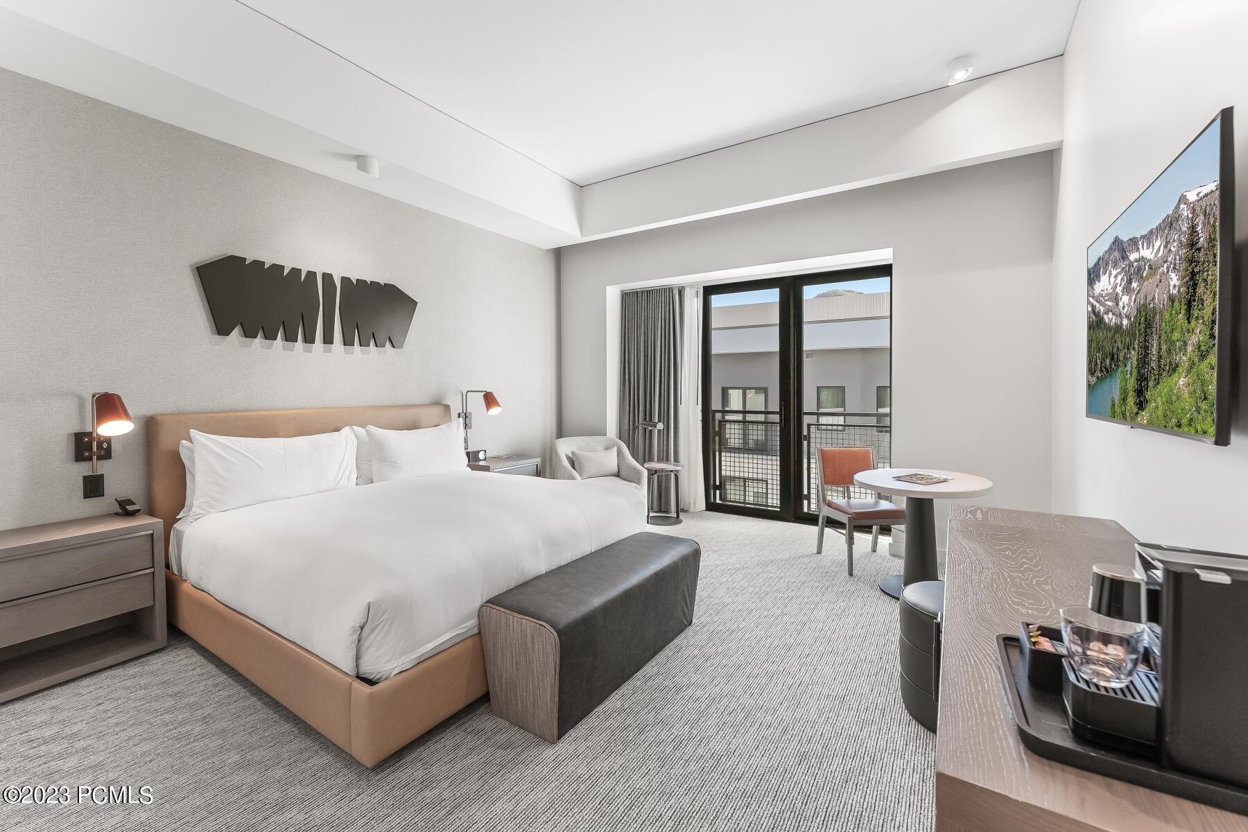 Park City, Utah 84098, United States, 2 Bedrooms Bedrooms, ,3 BathroomsBathrooms,Residential,Pending,70407