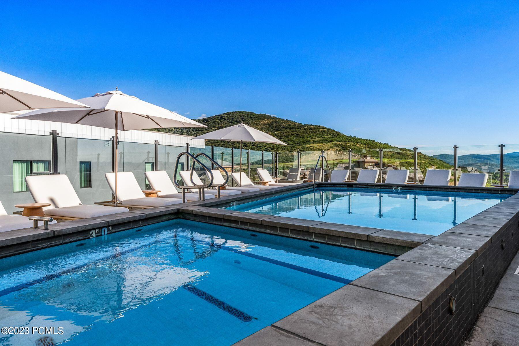 Park City, Utah 84098, United States, 2 Bedrooms Bedrooms, ,3 BathroomsBathrooms,Residential,Pending,70407