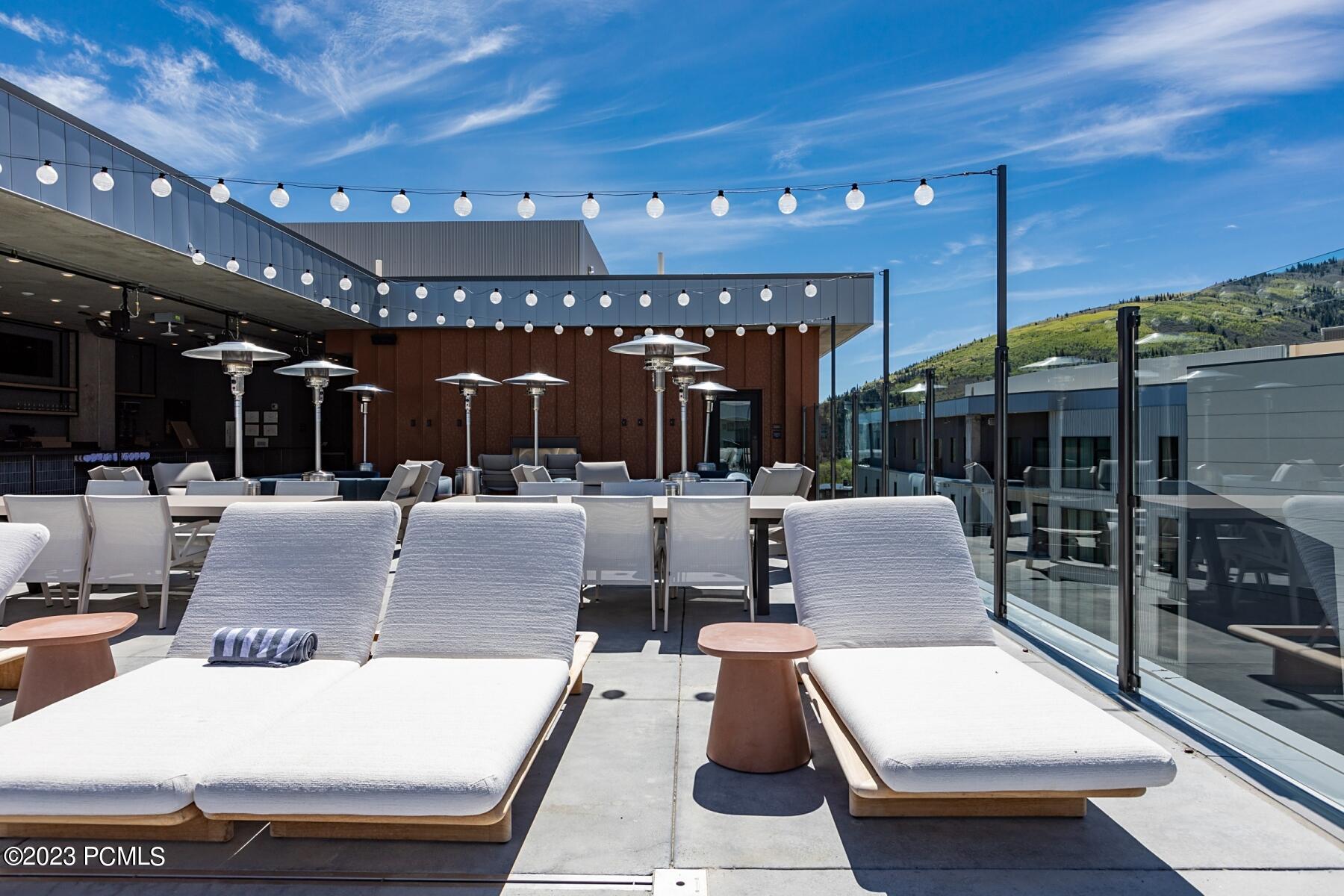 Park City, Utah 84098, United States, 2 Bedrooms Bedrooms, ,3 BathroomsBathrooms,Residential,Pending,70407