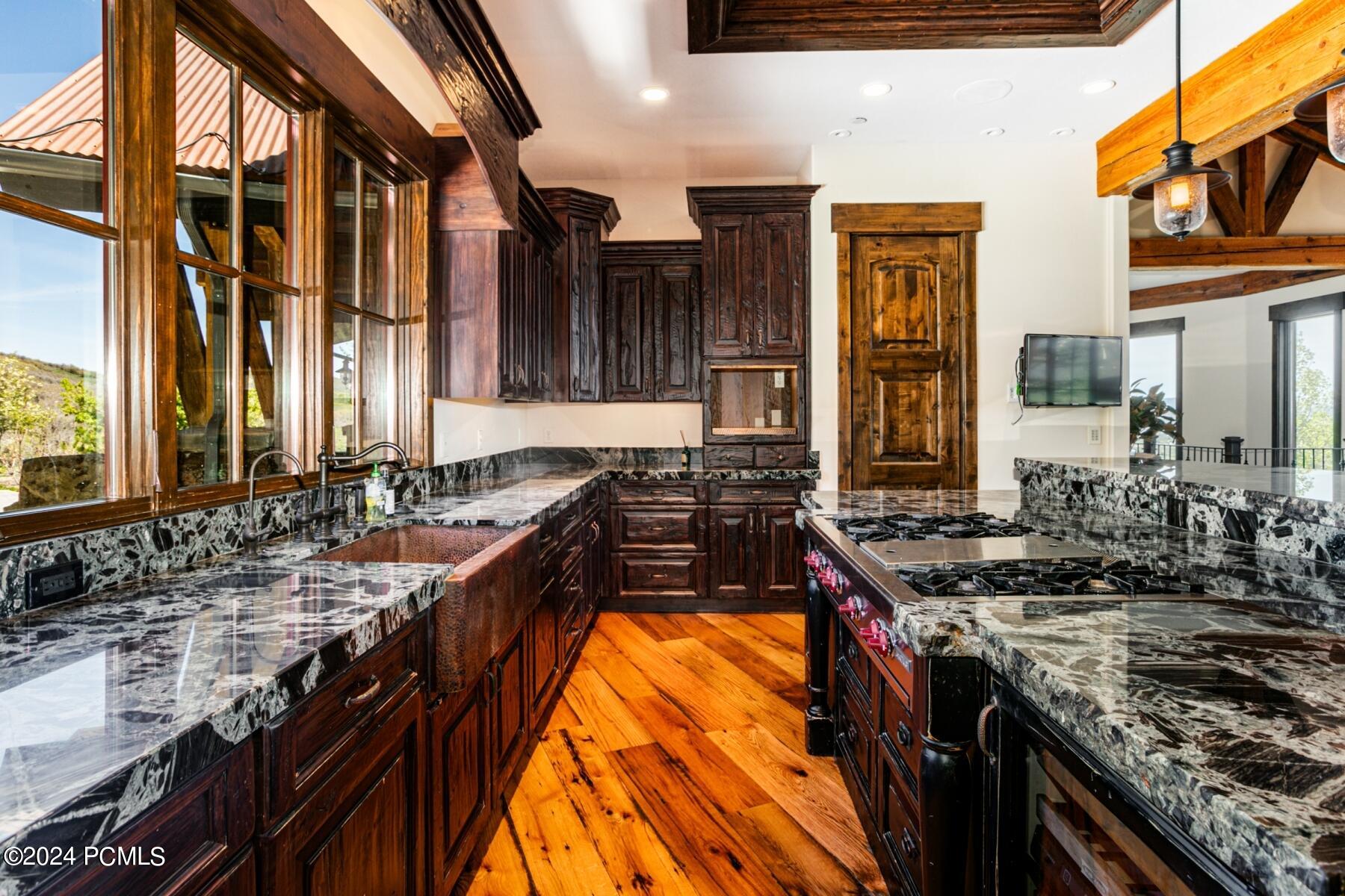 Park City, Utah 84098, United States, 5 Bedrooms Bedrooms, ,7 BathroomsBathrooms,Residential,Pending,55774