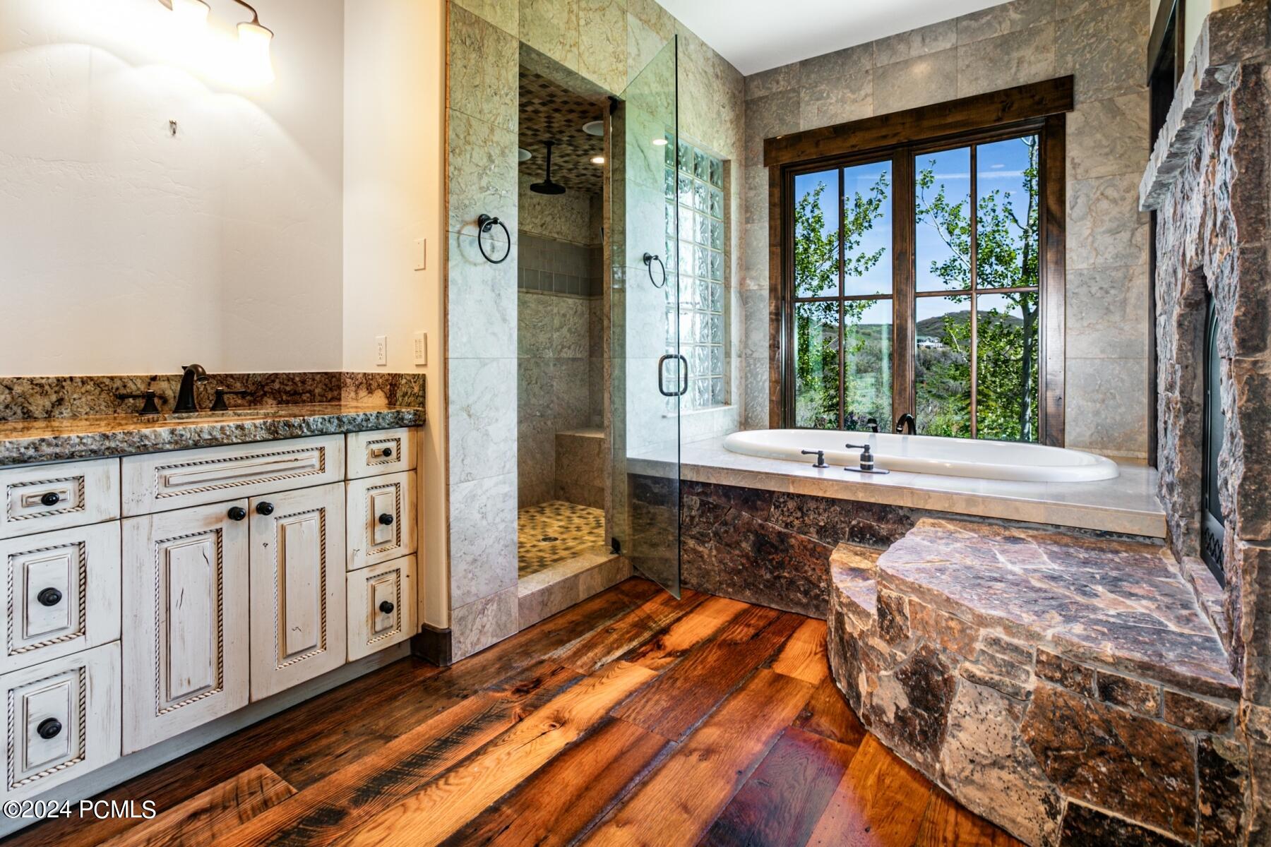 Park City, Utah 84098, United States, 5 Bedrooms Bedrooms, ,7 BathroomsBathrooms,Residential,Pending,55774