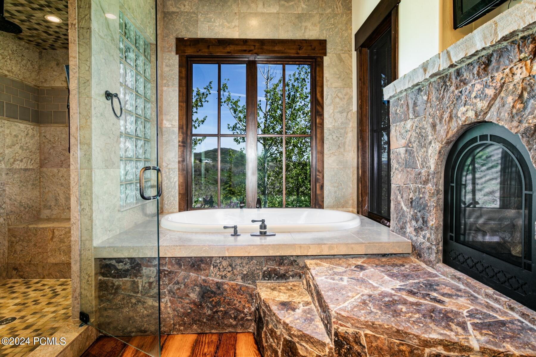 Park City, Utah 84098, United States, 5 Bedrooms Bedrooms, ,7 BathroomsBathrooms,Residential,Pending,55774