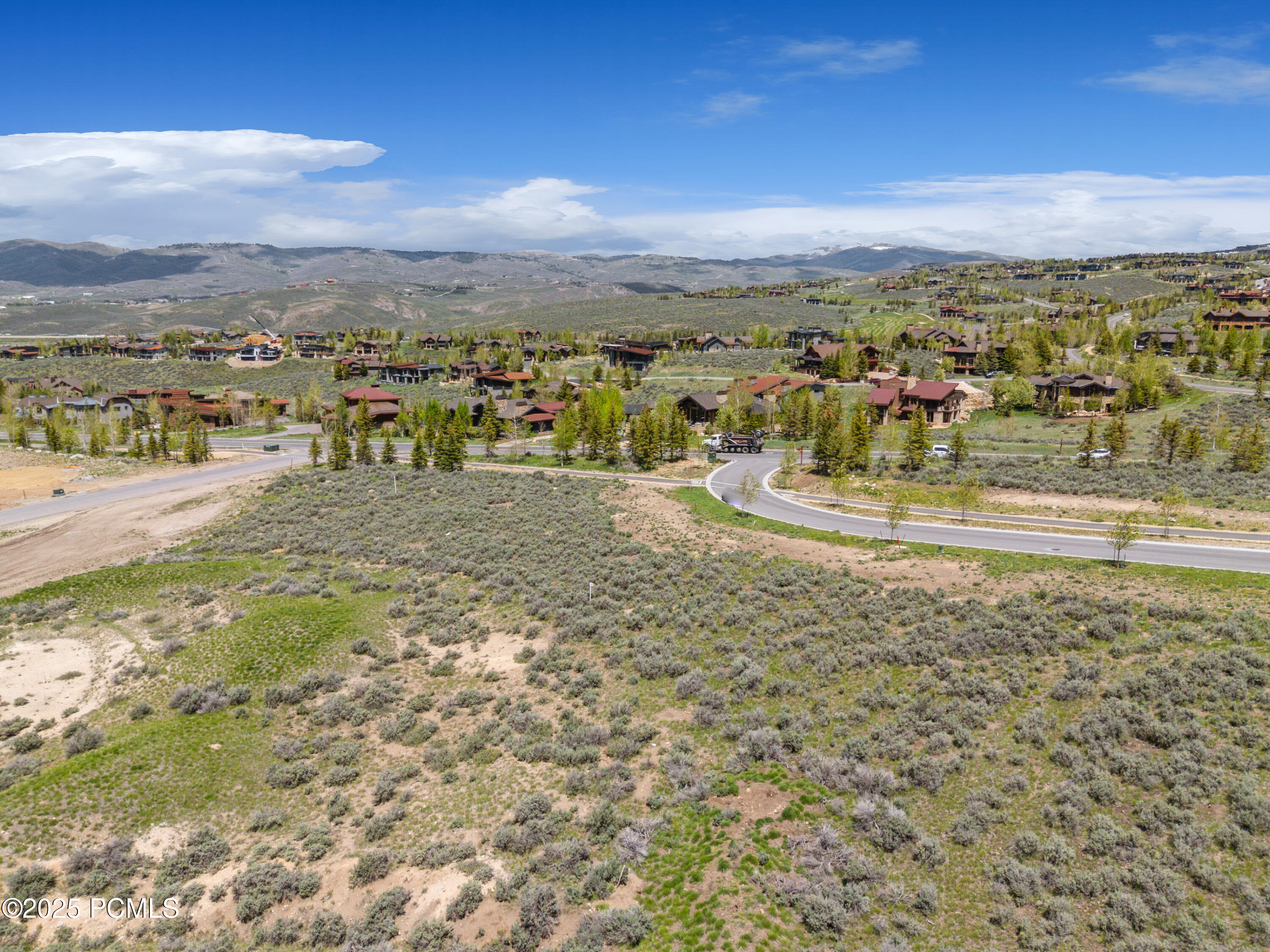 Park City, Utah 84098, United States, 4 Bedrooms Bedrooms, ,5 BathroomsBathrooms,Residential,Pending,242480