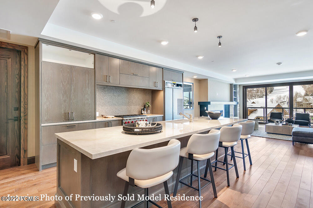 Park City, Utah 84060, United States, 3 Bedrooms Bedrooms, ,4 BathroomsBathrooms,Residential,Pending,74190