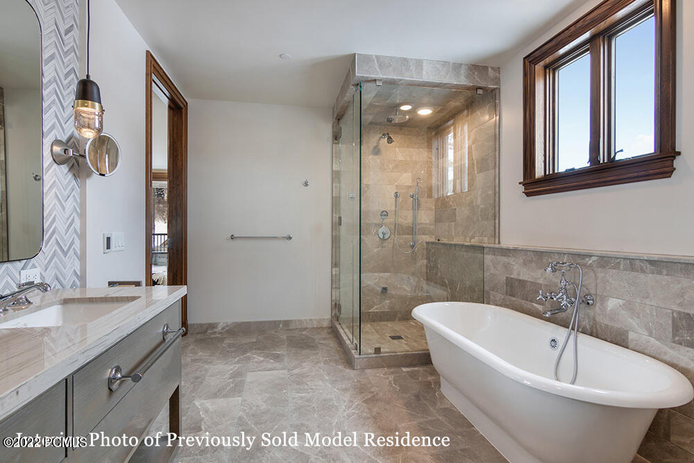 Park City, Utah 84060, United States, 3 Bedrooms Bedrooms, ,4 BathroomsBathrooms,Residential,Pending,74190