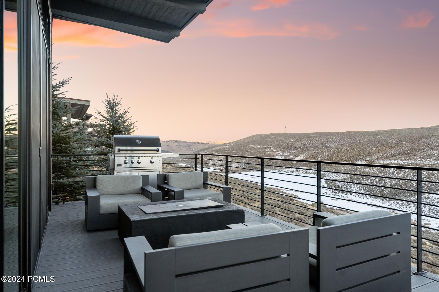 Park City, Utah 84098, United States, 3 Bedrooms Bedrooms, ,4 BathroomsBathrooms,Residential,Active,25337