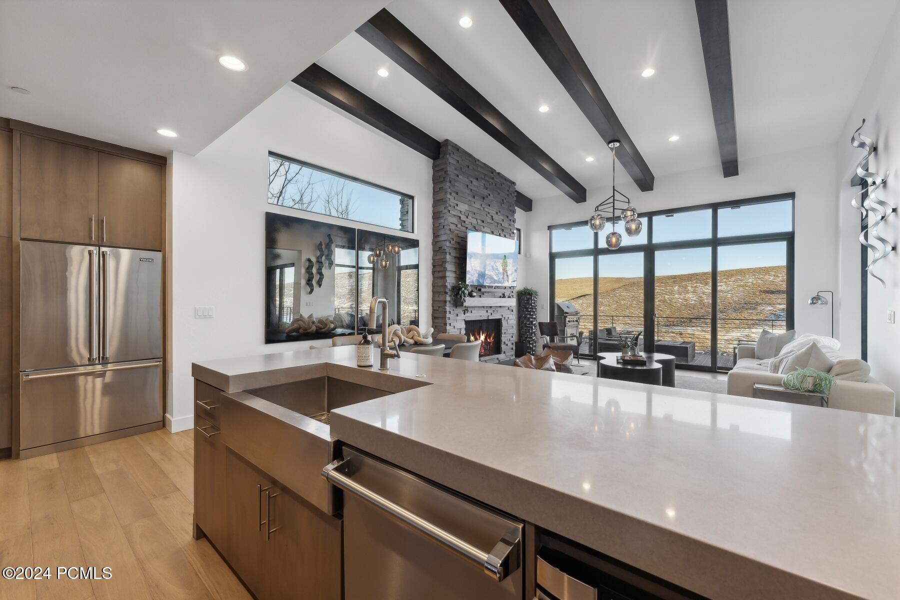 Park City, Utah 84098, United States, 3 Bedrooms Bedrooms, ,4 BathroomsBathrooms,Residential,Active,25337