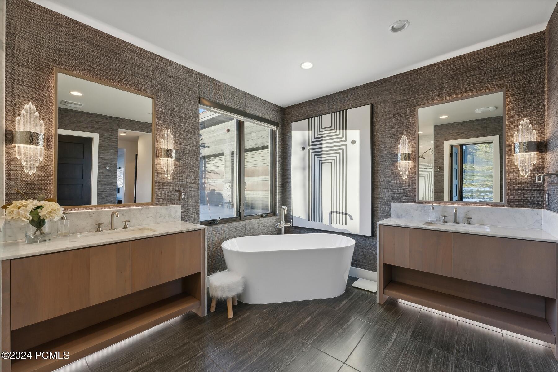 Park City, Utah 84098, United States, 3 Bedrooms Bedrooms, ,4 BathroomsBathrooms,Residential,Active,25337