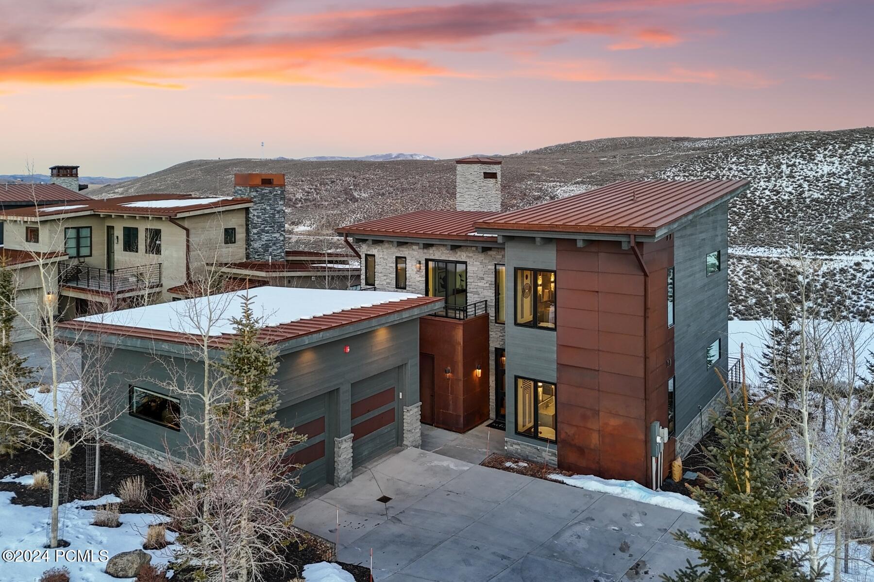 Park City, Utah 84098, United States, 3 Bedrooms Bedrooms, ,4 BathroomsBathrooms,Residential,Active,25337