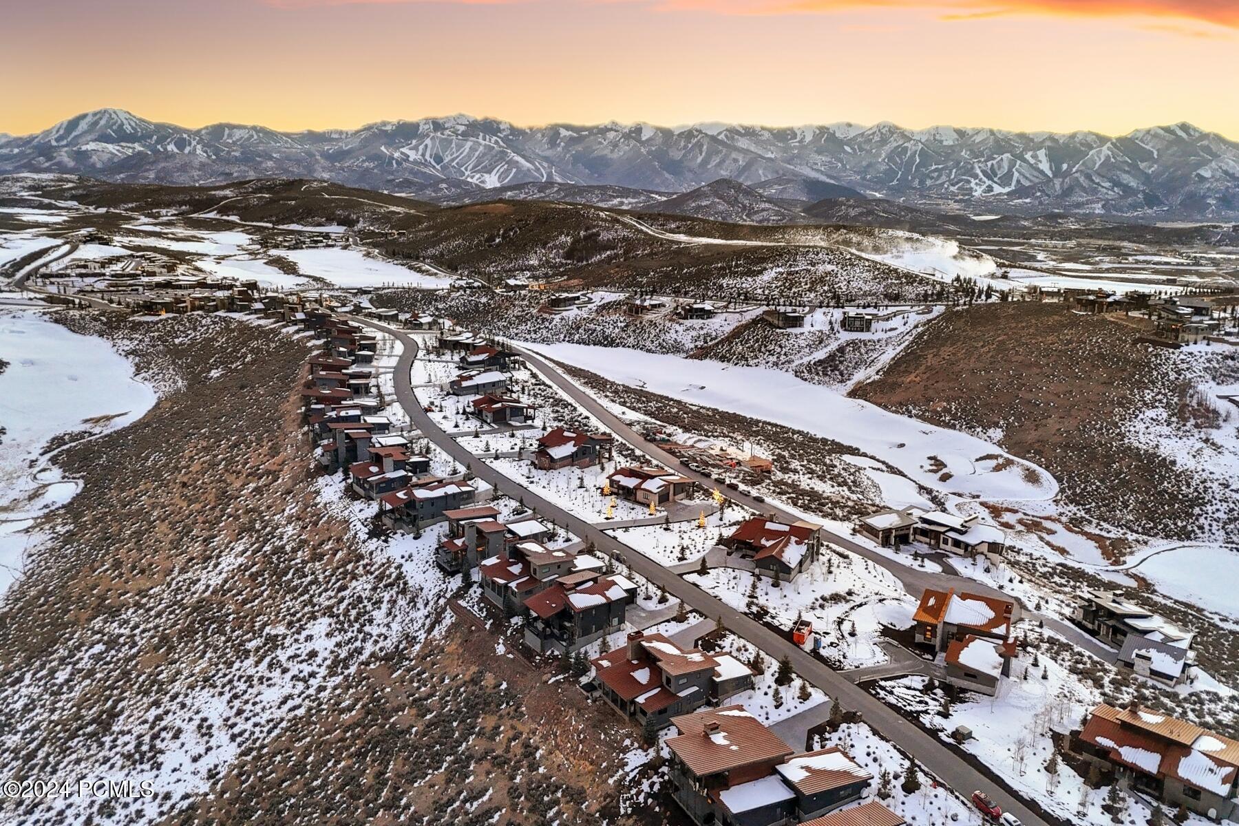 Park City, Utah 84098, United States, 3 Bedrooms Bedrooms, ,4 BathroomsBathrooms,Residential,Active,25337