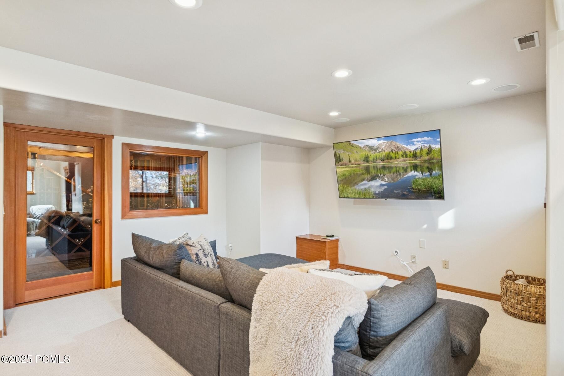 Park City, Utah 84098, United States, 4 Bedrooms Bedrooms, ,4 BathroomsBathrooms,Residential,Active,239100